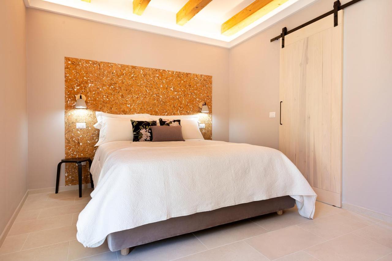 La Via Rooms And Terrace Olbia Ngoại thất bức ảnh