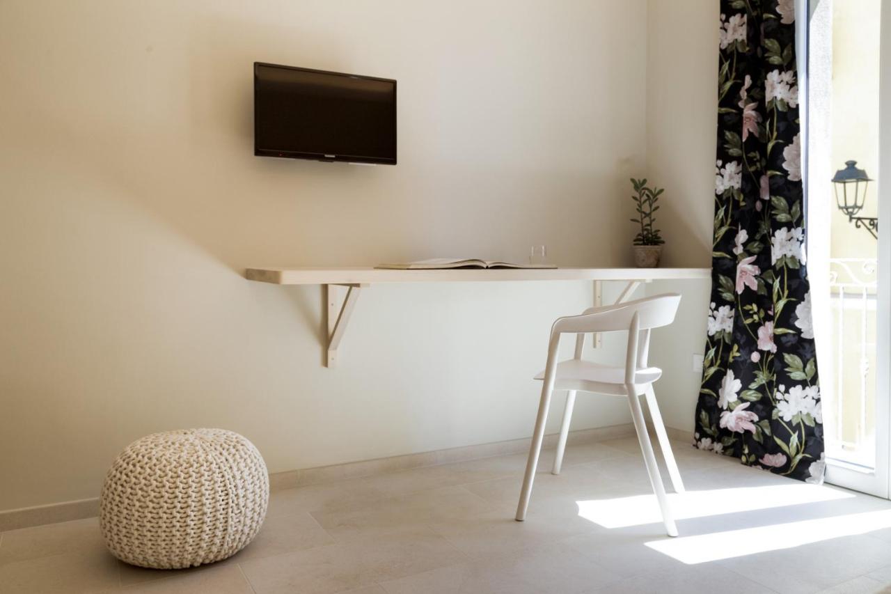 La Via Rooms And Terrace Olbia Ngoại thất bức ảnh